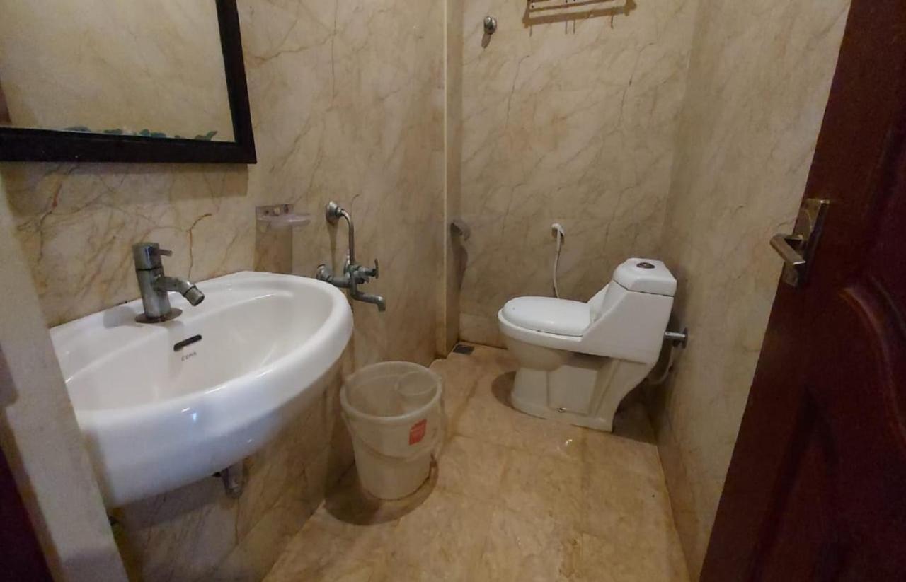Bed and Breakfast Royal Grand Tambaram Exterior foto